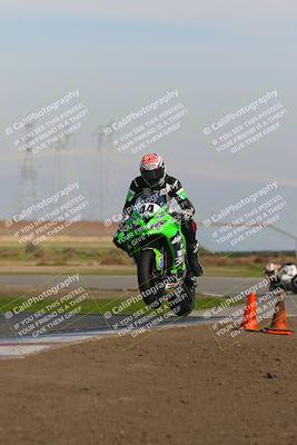 media/Feb-10-2023-TrackDaz (Fri) [[827c11d241]]/Club Racers/2pm (Wheelie Bump)/